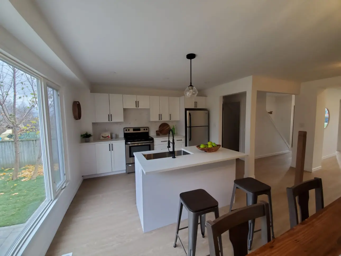 Kitchen cabinet painted  by Affordable, Top rated, trusted, luxury contractor in Toronto, Mississauga, Oakville, Milton, Vaughan, Kitchener, Guelph, Brampton, Caledon, Hamilton,  Etobicoke, Brantford, Paris,- Blue Collars