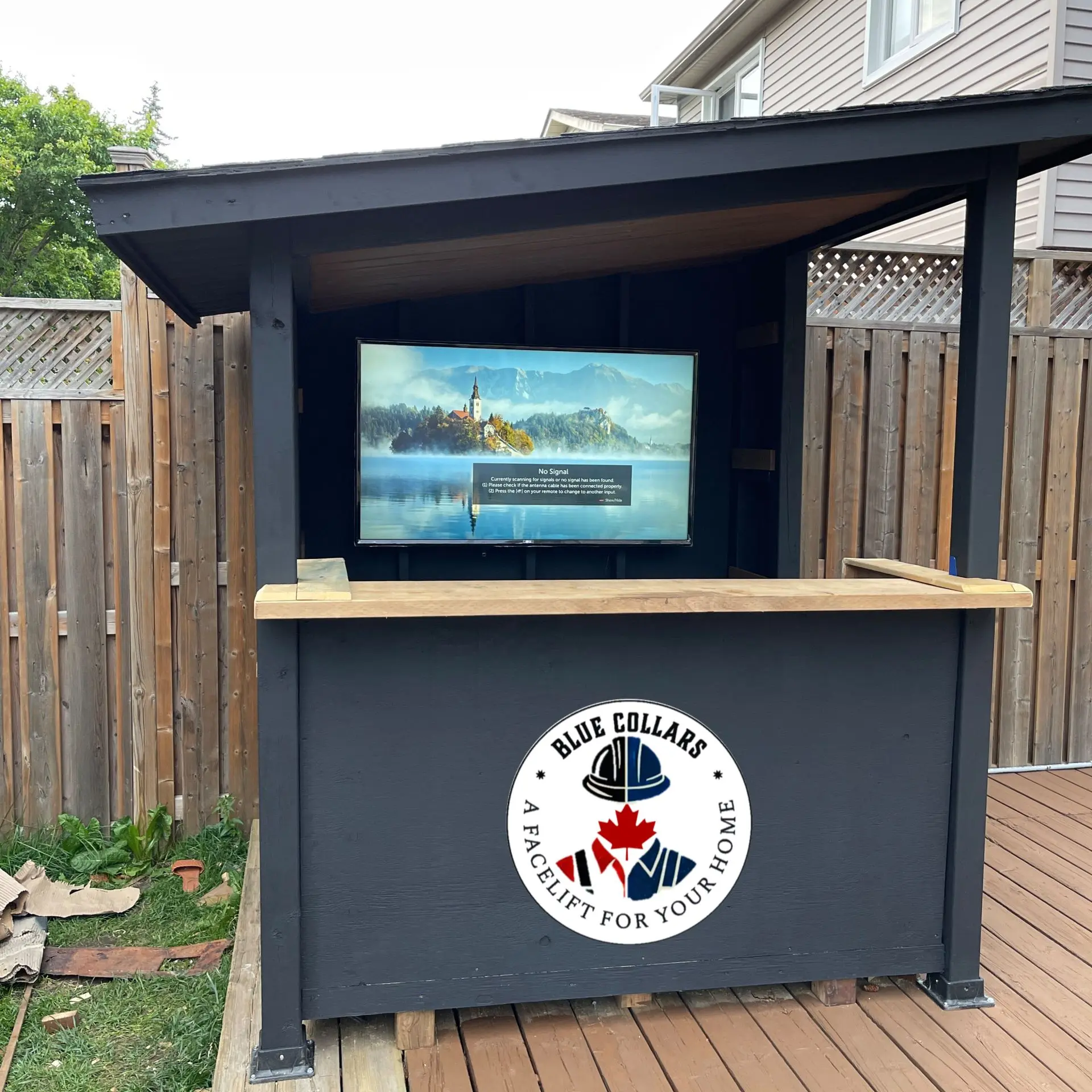 Exterior Bar built by Affordable, Top rated, trusted, luxury contractor in Toronto, Mississauga, Oakville, Milton, Vaughan, Kitchener, Guelph, Brampton, Caledon, Hamilton, Etobicoke, Brantford, Paris,- Blue Collars
